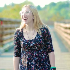 Meet your Posher, Abigail